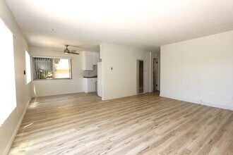 5254 La Jolla Mesa Dr in San Diego, CA - Building Photo - Building Photo