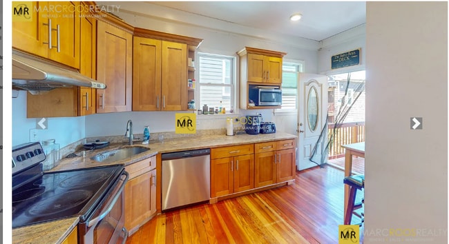 16 Carpenter St, Unit 2 in Boston, MA - Foto de edificio - Building Photo