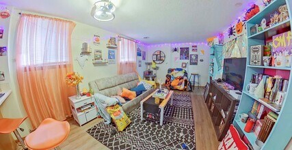 1200 Bluemont Ave in Manhattan, KS - Foto de edificio - Building Photo