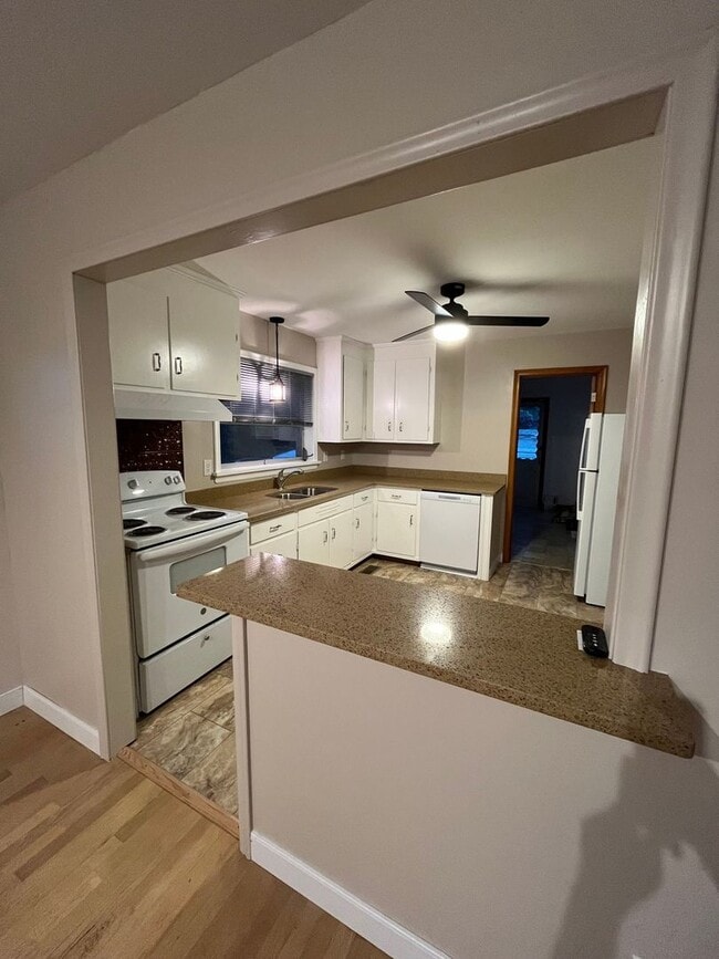 property at 4121 Foxglove Rd