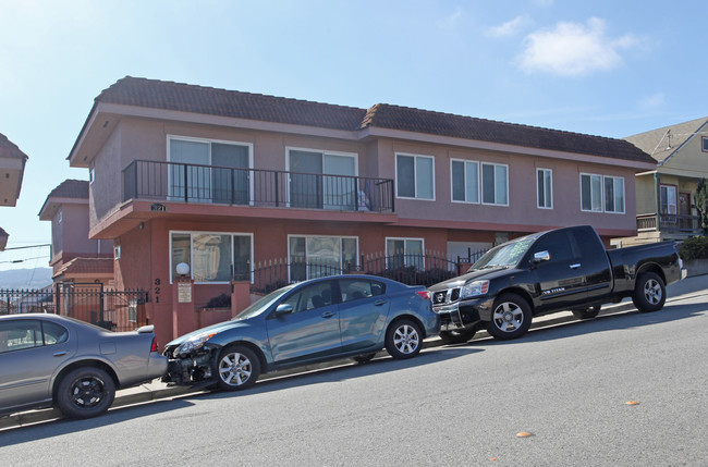 321 Commercial Ave in South San Francisco, CA - Foto de edificio - Building Photo