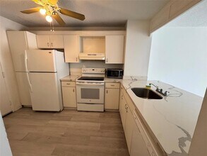 6855 Abbott Ave, Unit 201-2 in Miami Beach, FL - Building Photo - Building Photo