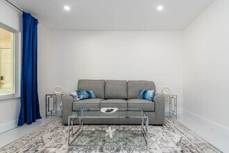 434 NE 14th Ave in Fort Lauderdale, FL - Building Photo - Building Photo