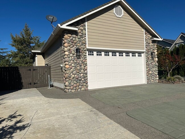 599 Arrowhead Trail in Eagle Point, OR - Building Photo - Building Photo