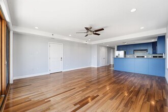 215 Manhattan Ave in Union City, NJ - Building Photo - Building Photo