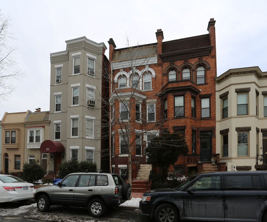 19 8th St NE in Washington, DC - Building Photo