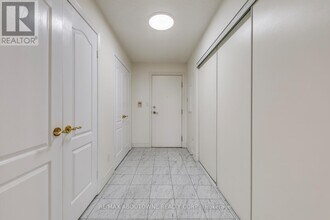 5418 Yonge St in Toronto, ON - Building Photo - Building Photo