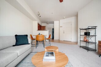 10410 NE 2nd St in Bellevue, WA - Building Photo - Building Photo