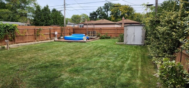 32230 Ruehle Ave in Warren, MI - Building Photo - Building Photo