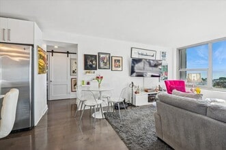 3600 N Lake Shore Dr in Chicago, IL - Building Photo - Building Photo