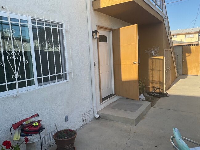 12520 Oxford Ave, Unit B, Unit B