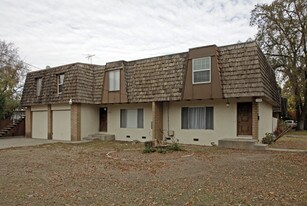 Pasadena Estates in Sacramento, CA - Building Photo