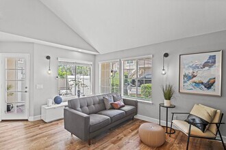 26481 Olivewood in Lake Forest, CA - Building Photo - Building Photo