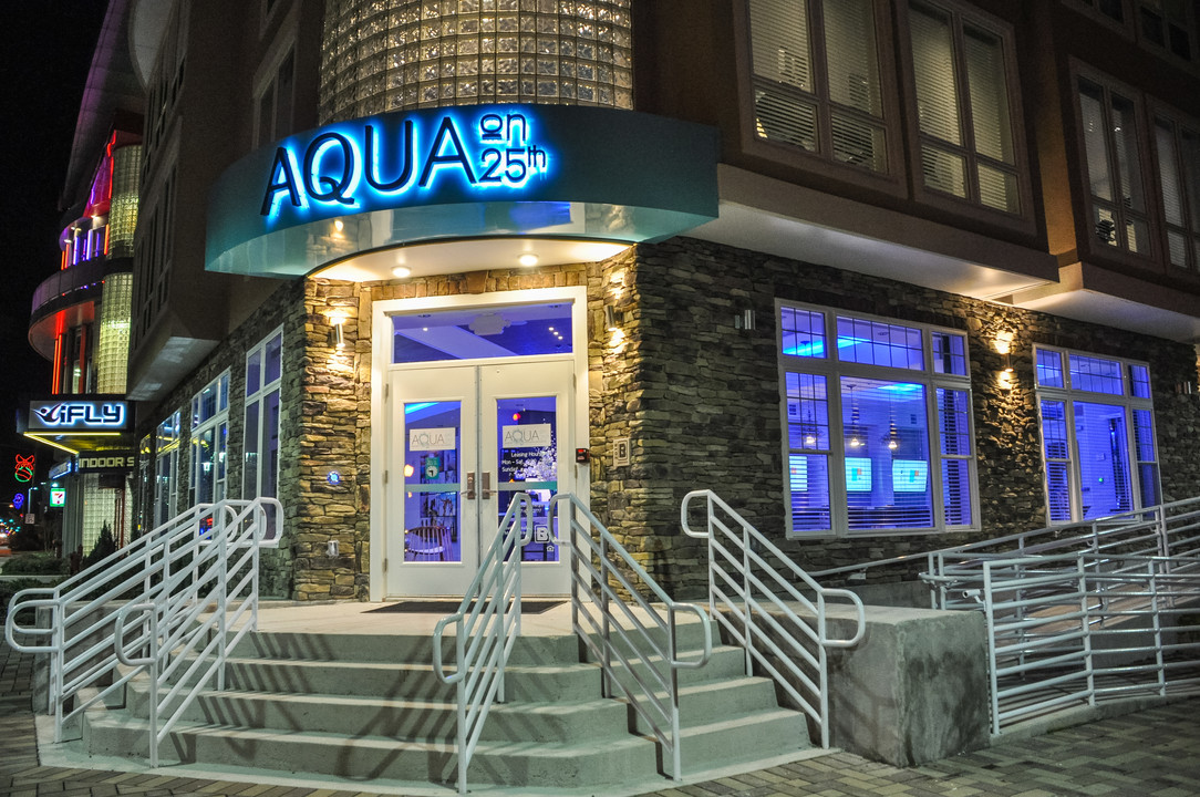 Aqua on 25th Street in Virginia Beach, VA - Building Photo