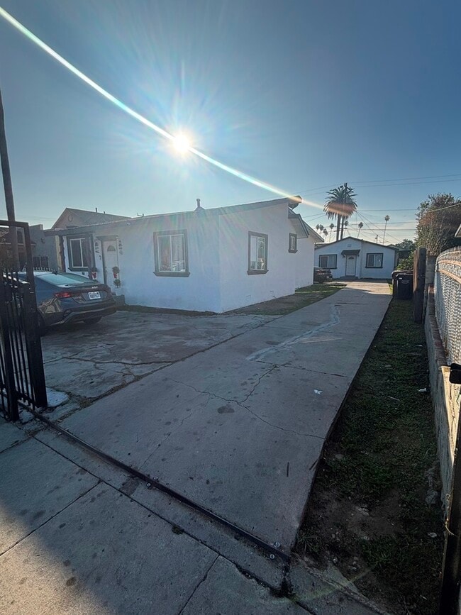 1214 1/2 W 90th Pl in Los Angeles, CA - Building Photo - Building Photo