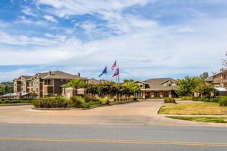 Riverside at Rockwater in North Little Rock, AR - Building Photo - Building Photo