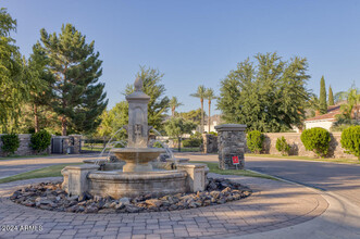 6347 E Royal Palm Rd in Paradise Valley, AZ - Building Photo - Building Photo