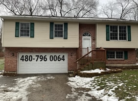 6707 Rosebud Ave in Crystal Lake, IL - Building Photo