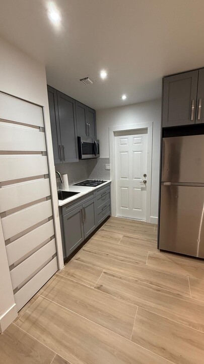 610 SW 7th Ave, Unit JUST REMODELED - UNIT 3 in Miami, FL - Building Photo