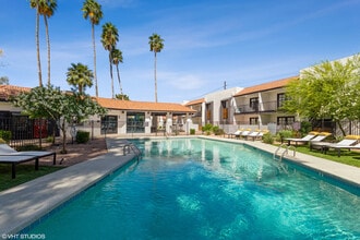 Tempe Vista in Tempe, AZ - Building Photo - Building Photo