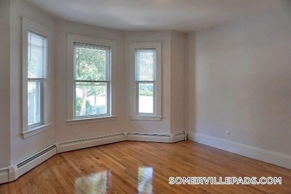 2 Ivaloo St, Unit 1 in Somerville, MA - Building Photo - Building Photo