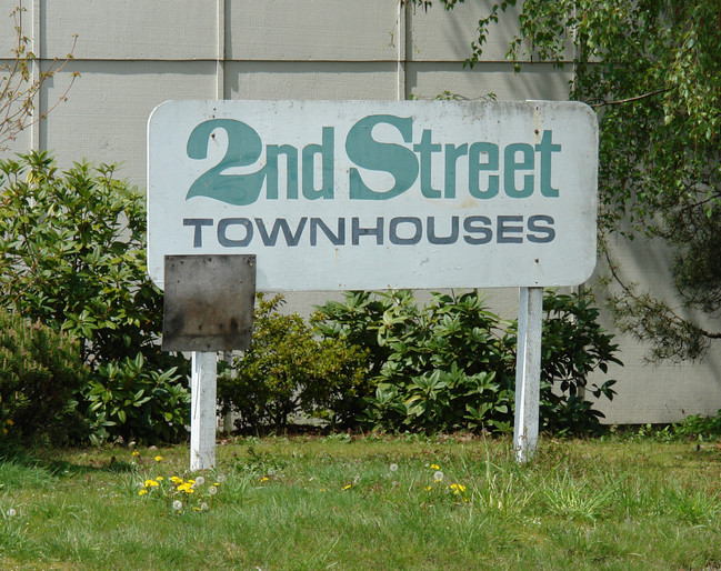 2nd Street Townhouses in Lebanon, OR - Building Photo - Building Photo