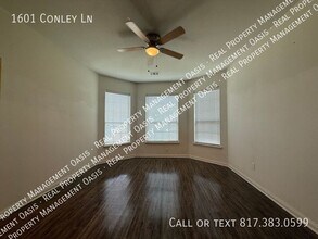 1601 Conley Ln in Crowley, TX - Building Photo - Building Photo