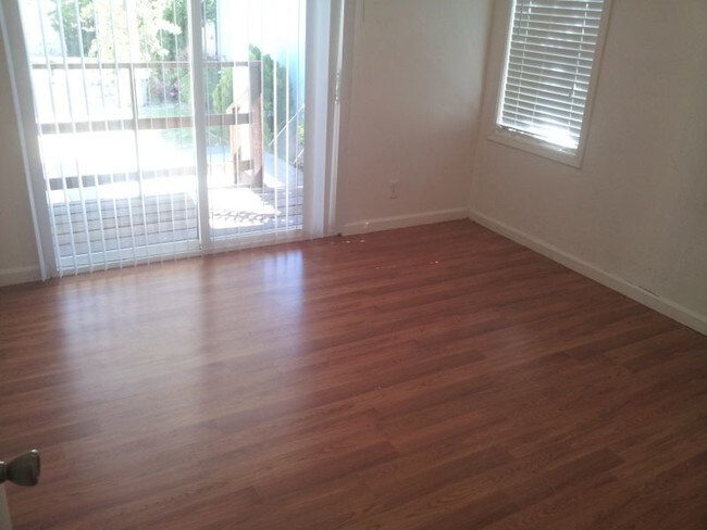 213 E 15th St-Unit -A in Pittsburg, CA - Building Photo - Building Photo