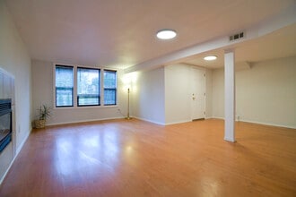 809 S Summit Ave, Unit 2BR in Bremerton, WA - Building Photo - Building Photo