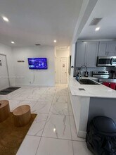 133 SW 22nd Terrace in Fort Lauderdale, FL - Building Photo - Building Photo