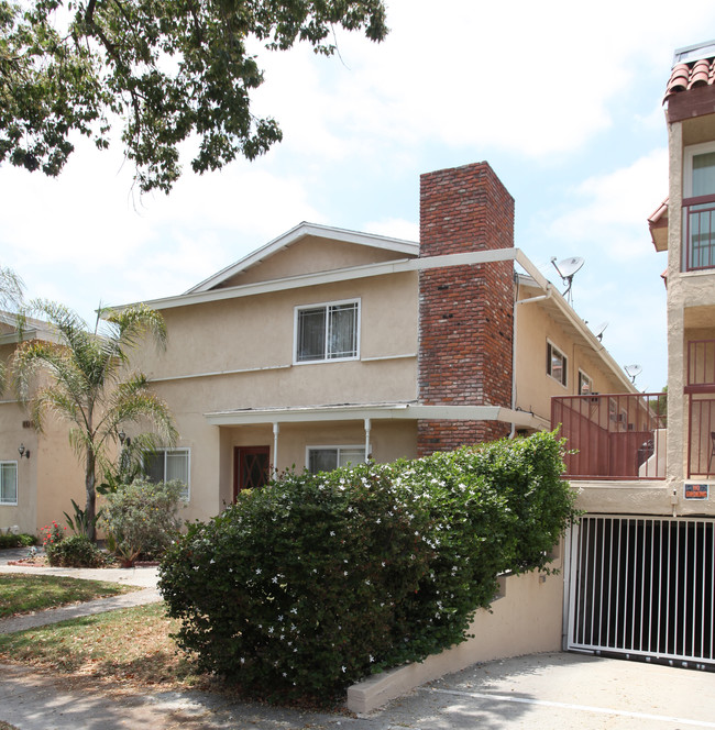 1141 Irving Ave in Glendale, CA - Foto de edificio - Building Photo