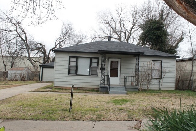 property at 1712 Thompson Dr