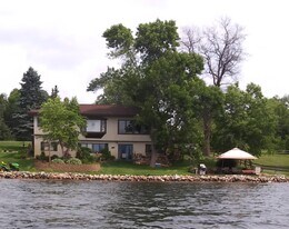 9199 Jane Rd N in Lake Elmo, MN - Building Photo