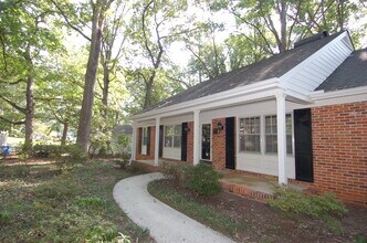 5400 Emerson Dr in Raleigh, NC - Foto de edificio - Building Photo