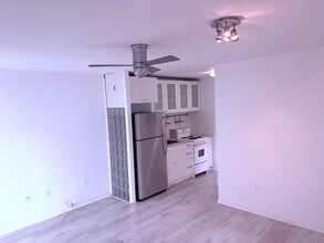 919 Michigan Ave, Unit 11 in Miami Beach, FL - Foto de edificio - Building Photo