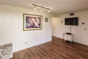 3615 Boca Ciega Dr-Unit -108 in Naples, FL - Foto de edificio - Building Photo