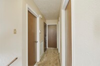 13915 Roundstone Ln photo'