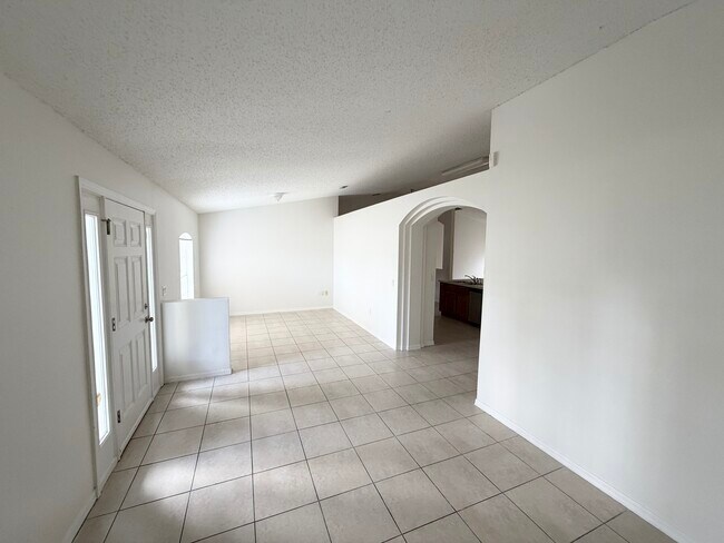 10 Pinelynn Dr in Palm Coast, FL - Building Photo - Building Photo