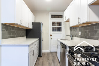 1251 W Henderson St, Unit 1 in Chicago, IL - Foto de edificio - Building Photo
