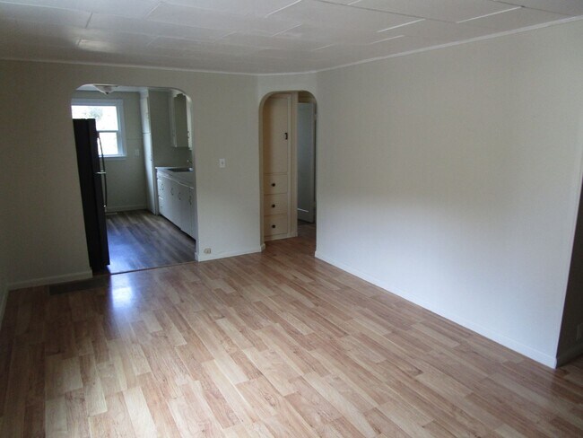 1297 SW Crestview Rd in Prineville, OR - Building Photo - Building Photo