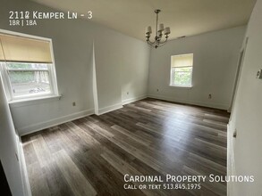 2114 Kemper Ln in Cincinnati, OH - Building Photo - Building Photo