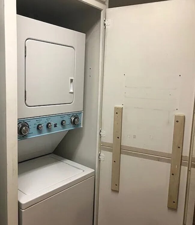 15000 Downey Ave, Unit #142 in Paramount, CA - Building Photo - Building Photo