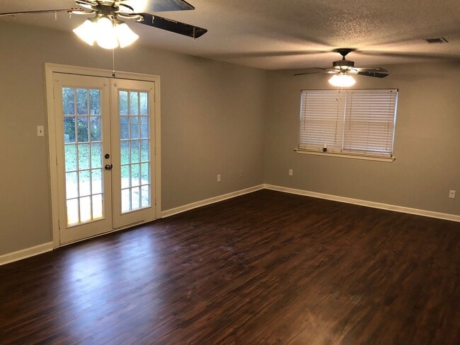 1022 Jason Dr in Denham Springs, LA - Building Photo - Building Photo