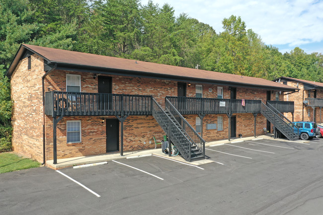 Woodlawn Apartments in Winston-Salem, NC - Foto de edificio - Building Photo