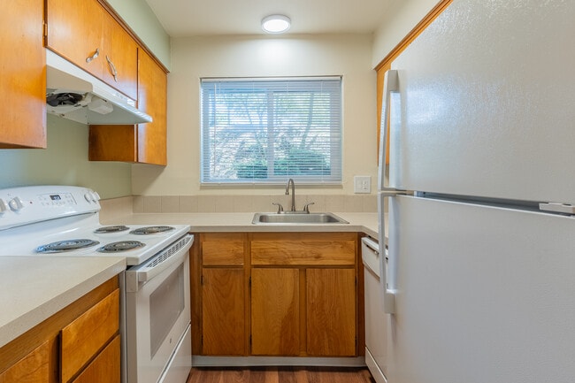 Lake Village in Portland, OR - Building Photo - Interior Photo
