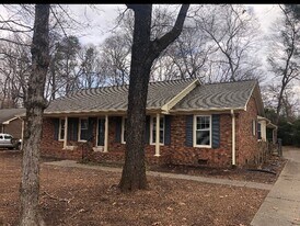 1018 Jefferson Rd in Greensboro, NC - Building Photo