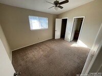 512 Kellys Way photo'