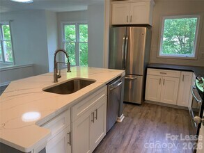 672 Portside Dr in Davidson, NC - Building Photo - Building Photo