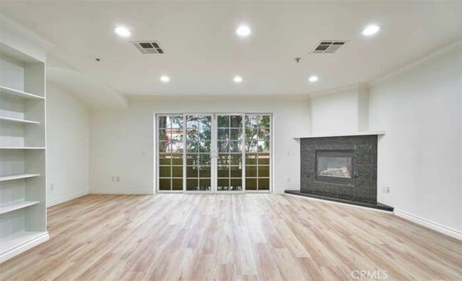property at 1133 S Hoover St