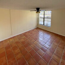 9 Royal Palm Way in Boca Raton, FL - Building Photo - Building Photo